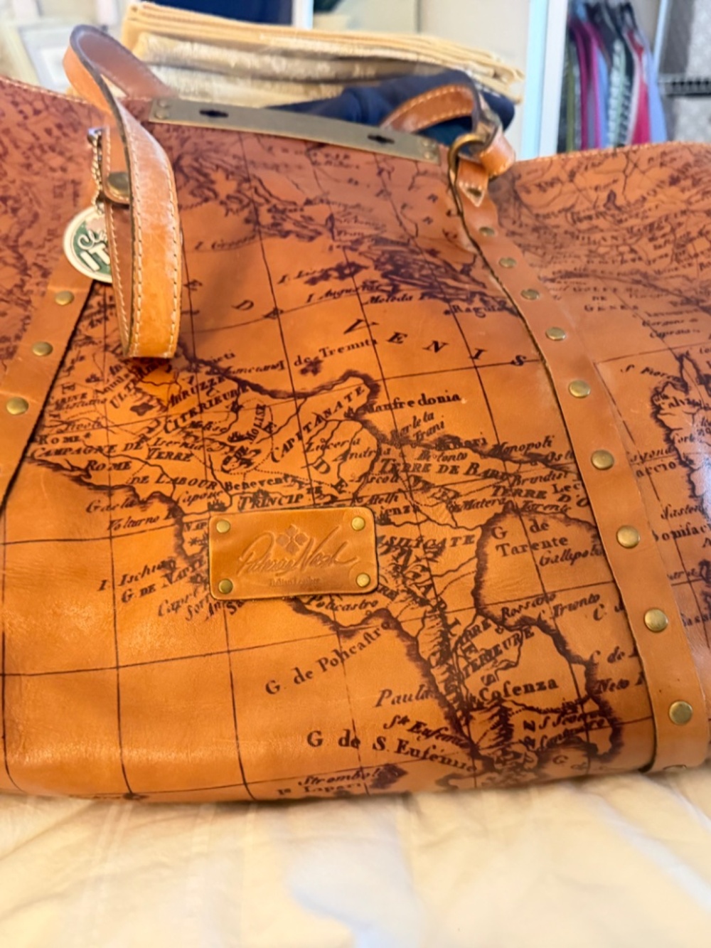 Italian leather travel tote - Picture 2 of 2